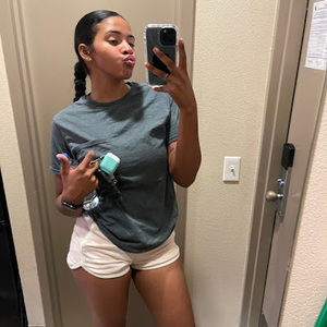 Meet your Posher, Dominique